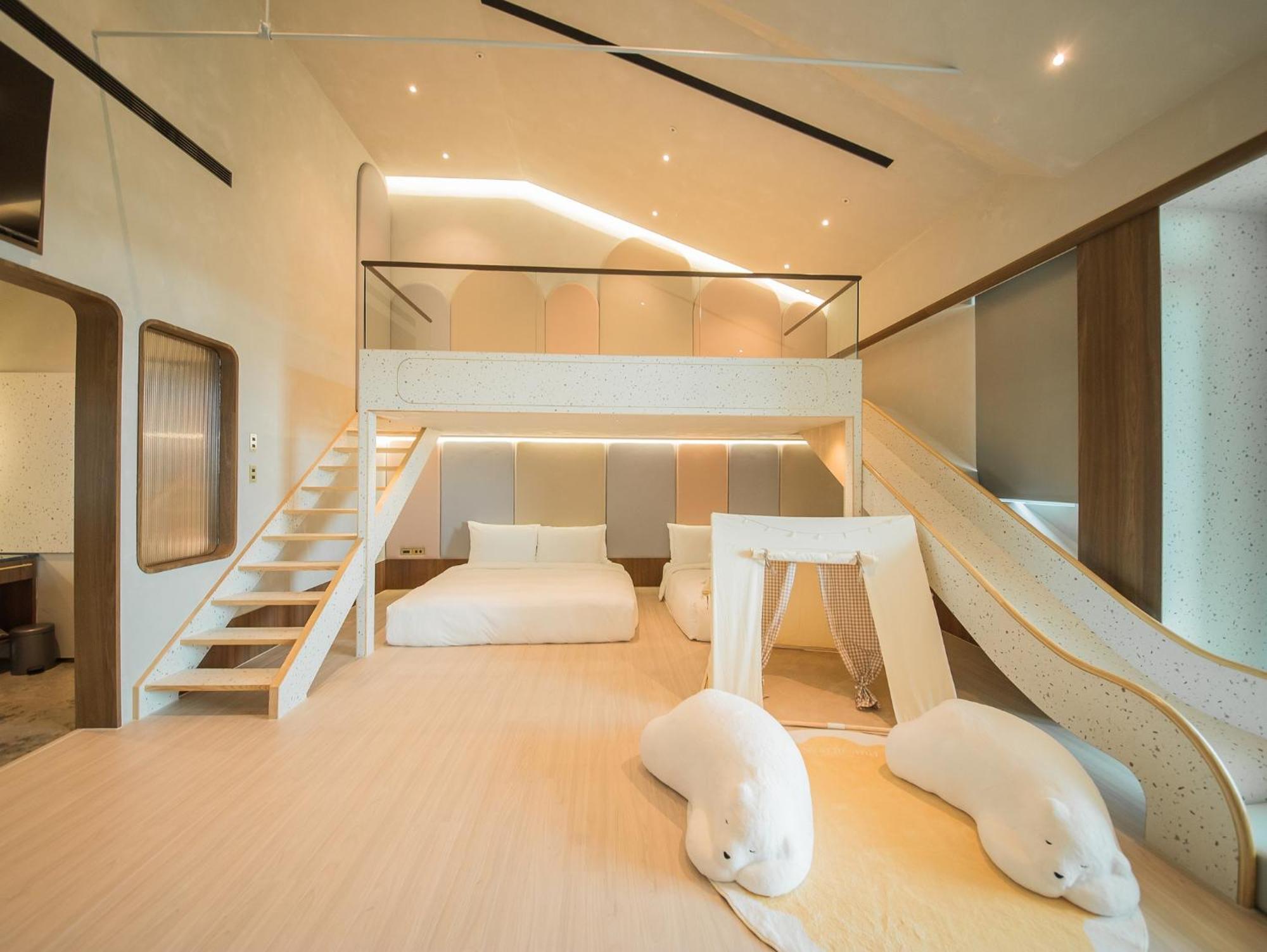 Papoa Harbor Hotel Каосюн Екстериор снимка
